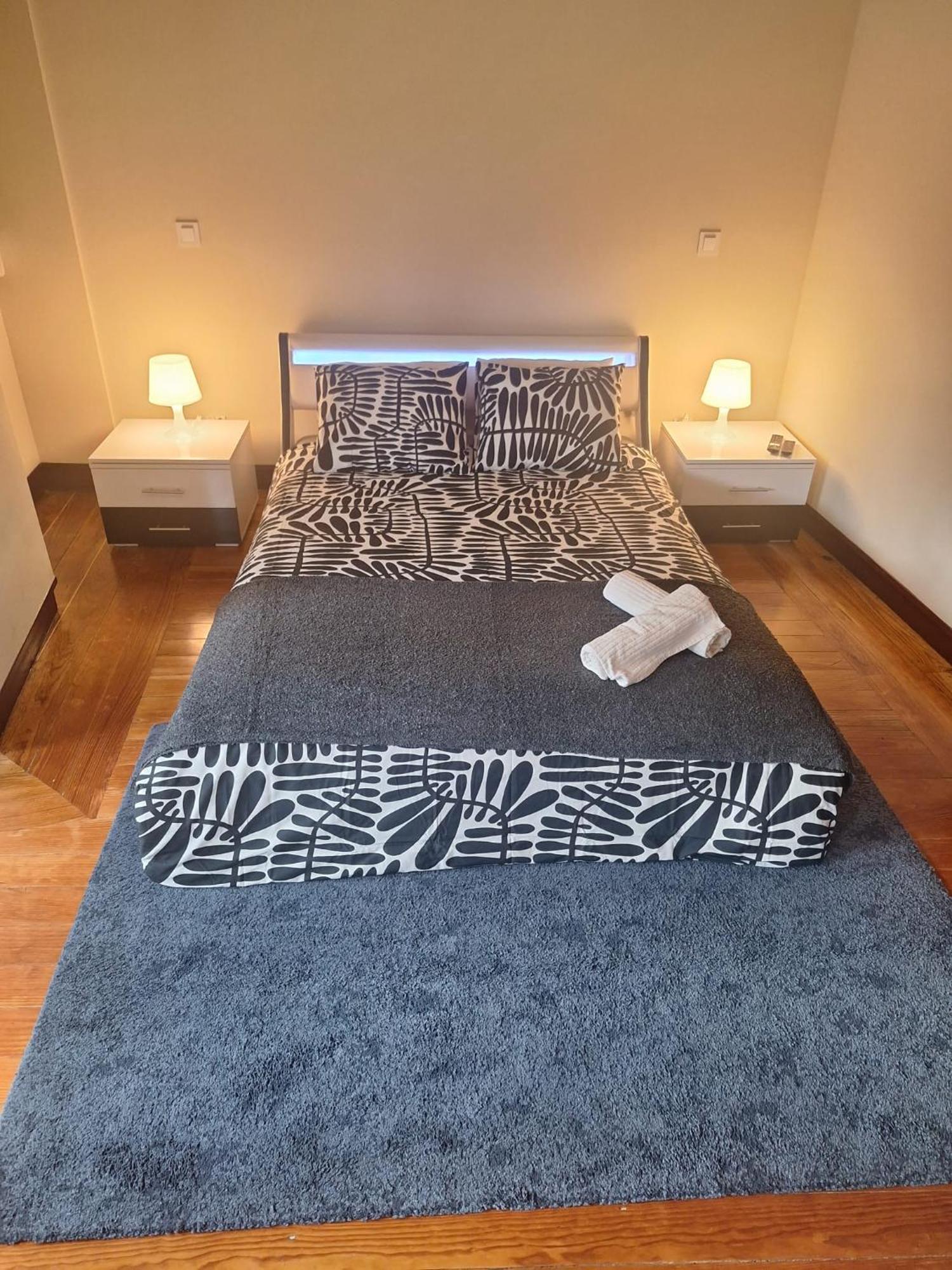 Easy Host Porto Hostel Bagian luar foto