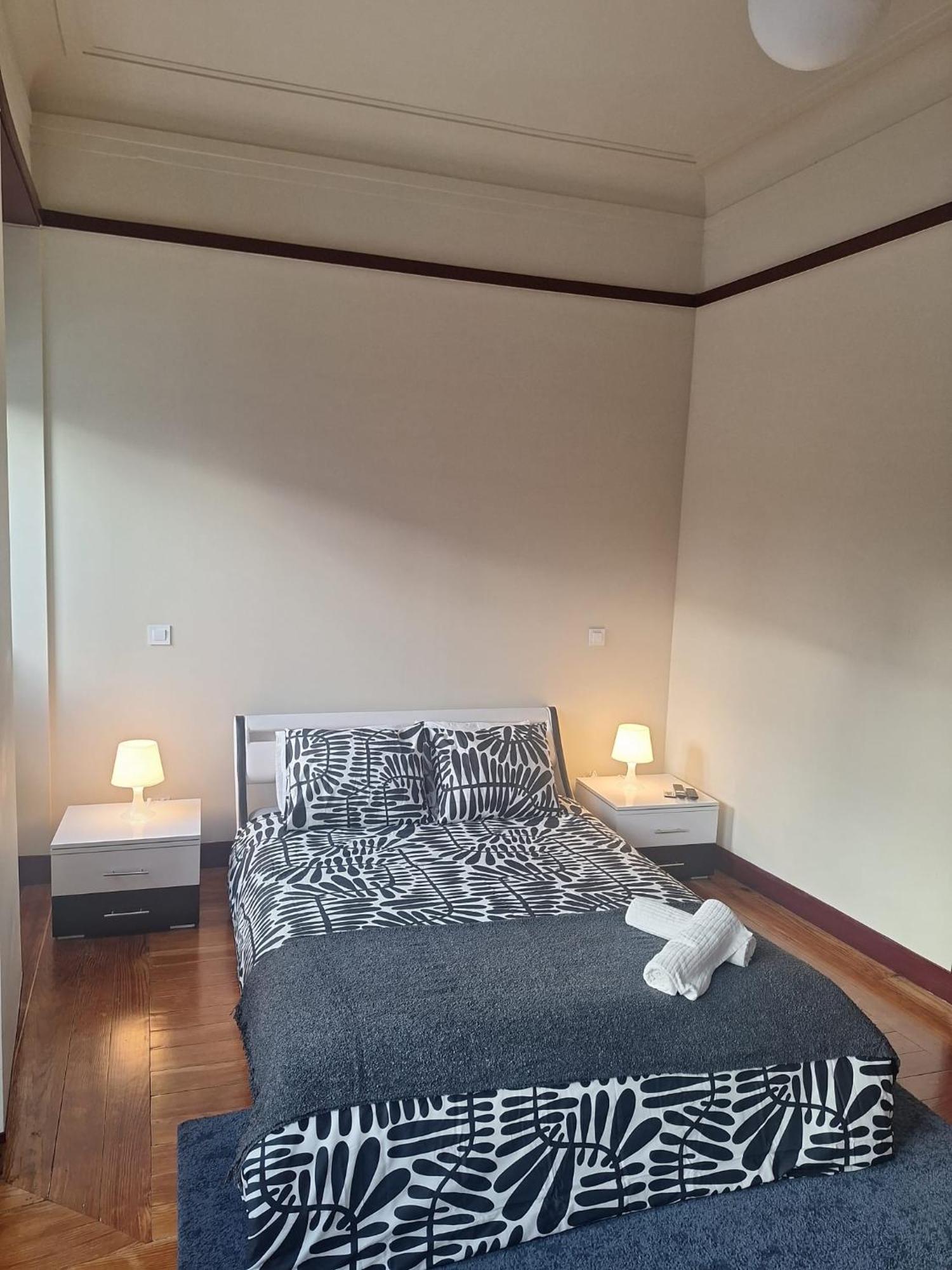 Easy Host Porto Hostel Bagian luar foto